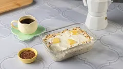 Jak snadno připravit ovesnou kaši bohatou na bílkoviny, která chutí připomíná cheesecake.