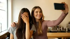 Nelíbí se vám, když vás někdo fotí? Psychologie vysvětluje, co to vypovídá o vaší osobnosti.